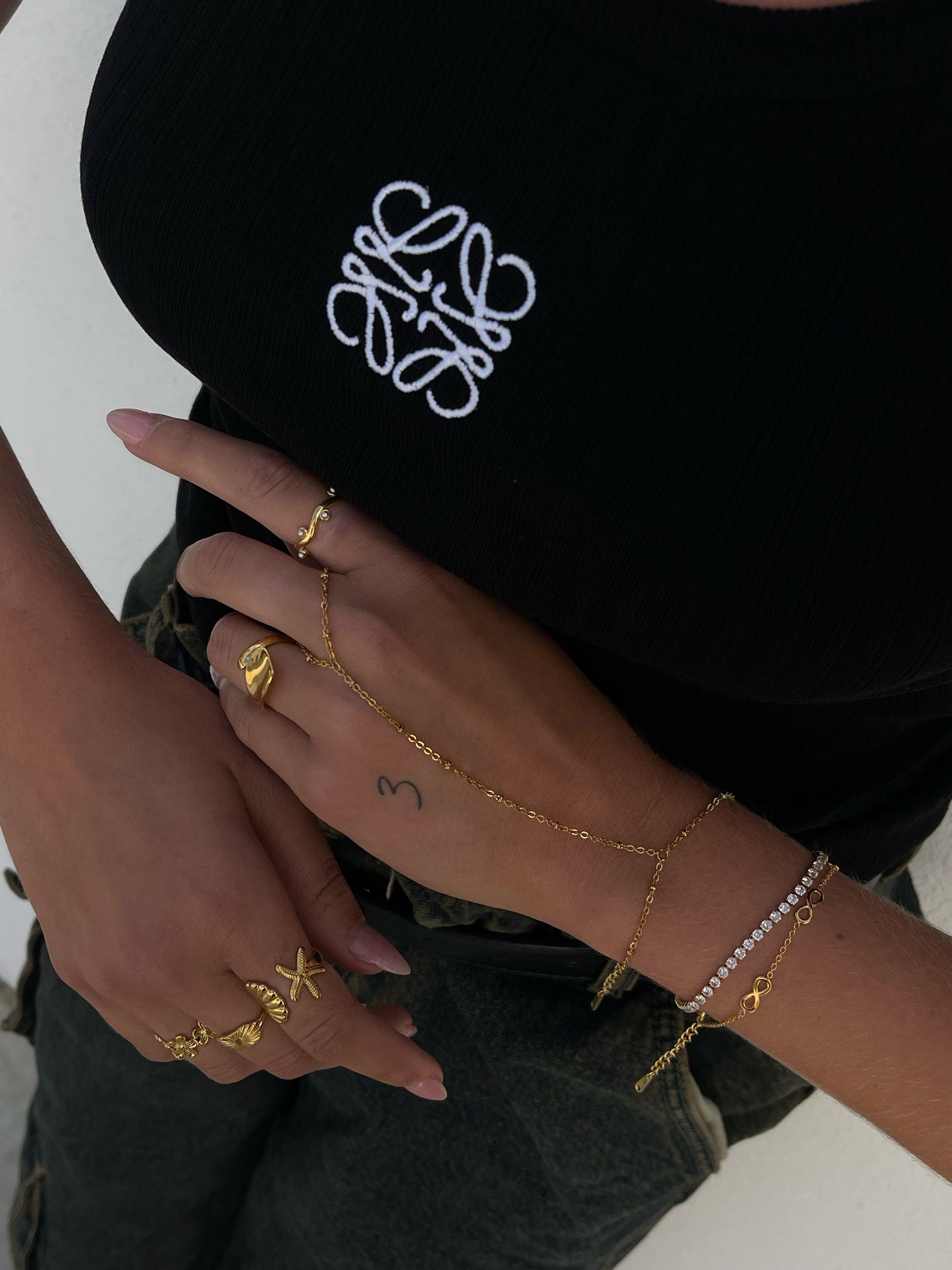 Adjustable Ring with Starfish and Seashell Design